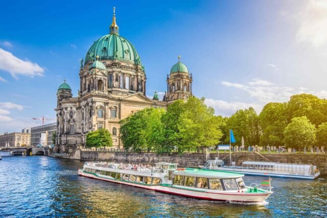 https://bisshovromon.com/wp-content/uploads/2018/09/destination-berlin-02-640x427.jpg