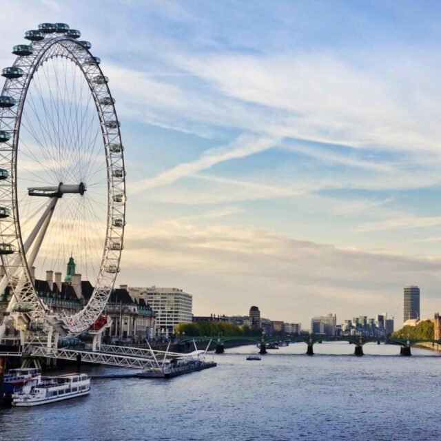 https://bisshovromon.com/wp-content/uploads/2018/09/destination-london-01-640x640.jpg